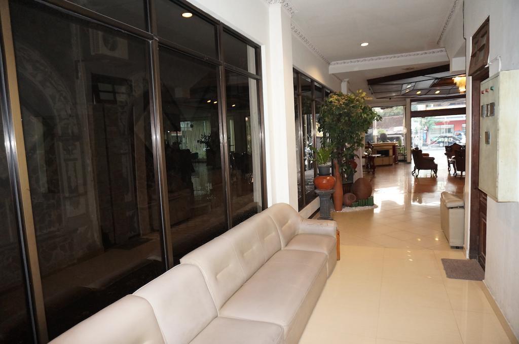 Hotel Matahari Джокякарта Екстериор снимка