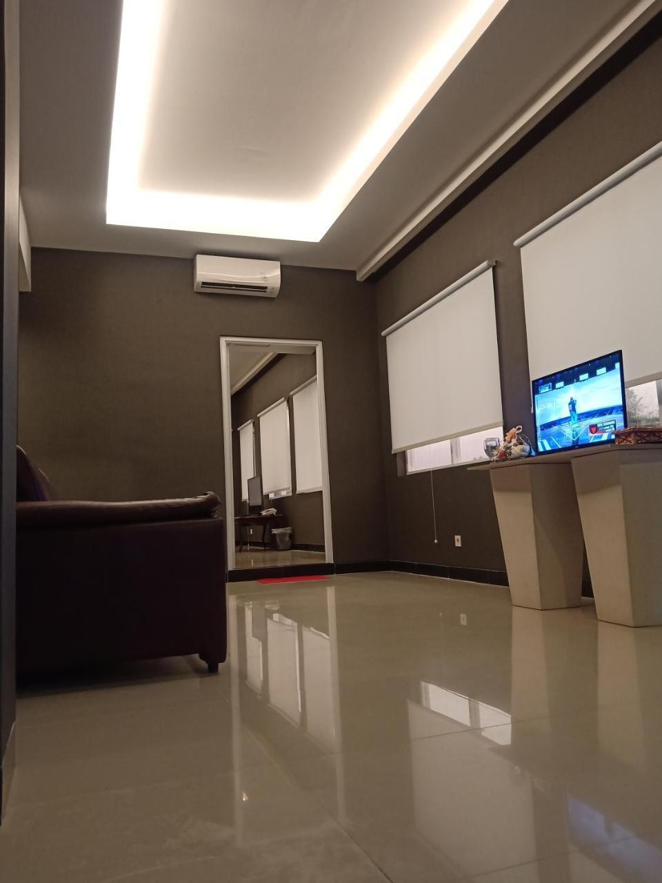 Hotel Matahari Джокякарта Екстериор снимка