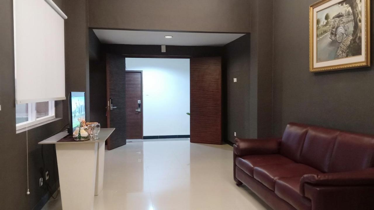 Hotel Matahari Джокякарта Екстериор снимка